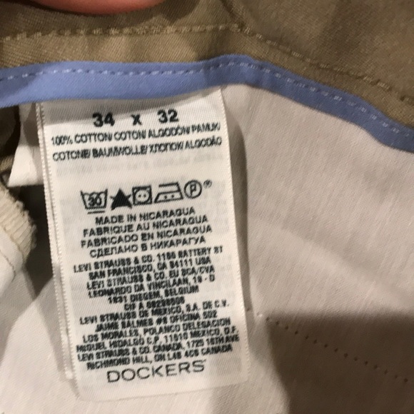 Like new. Khaki Dockers. 34x32 - Picture 3 of 4